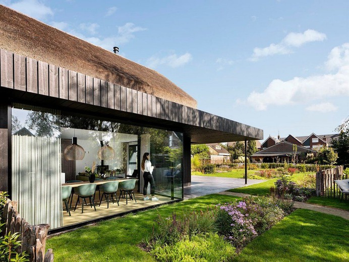 Villa Benthuizen by Arjen Reas Architecten