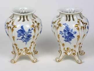 Pair of Rococo fragrance vases, Meissen, around 1775
