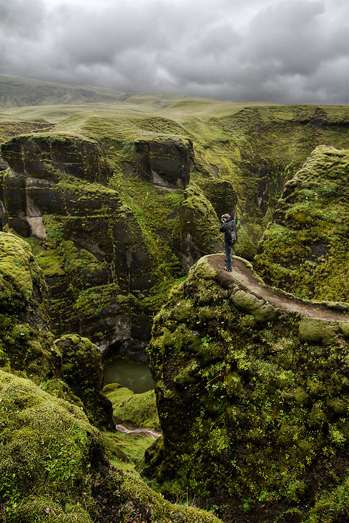 fjaðrárgljúfur, iceland. no idea how to say that word...