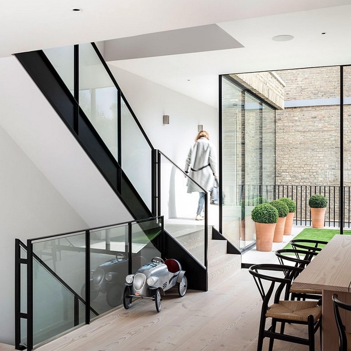Moore Park House – Full Rebuild and Extension by Jo Cowen Architects