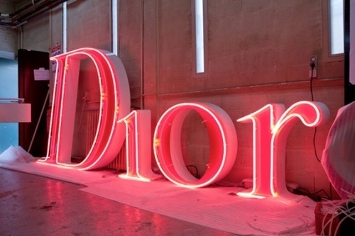 Merde! - Typography #dior #typography