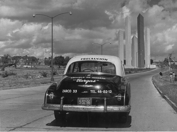 Early view of Satelin Torres and taxi. No traffic. #urbanism #barragan #concrete #architecture
