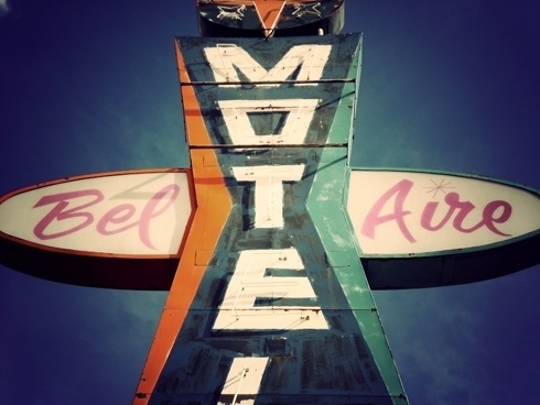 bel+aire+vintage+motel+neon+sign.jpg 490×368 pixels #sign #aire #signage #hotel #motel #bel