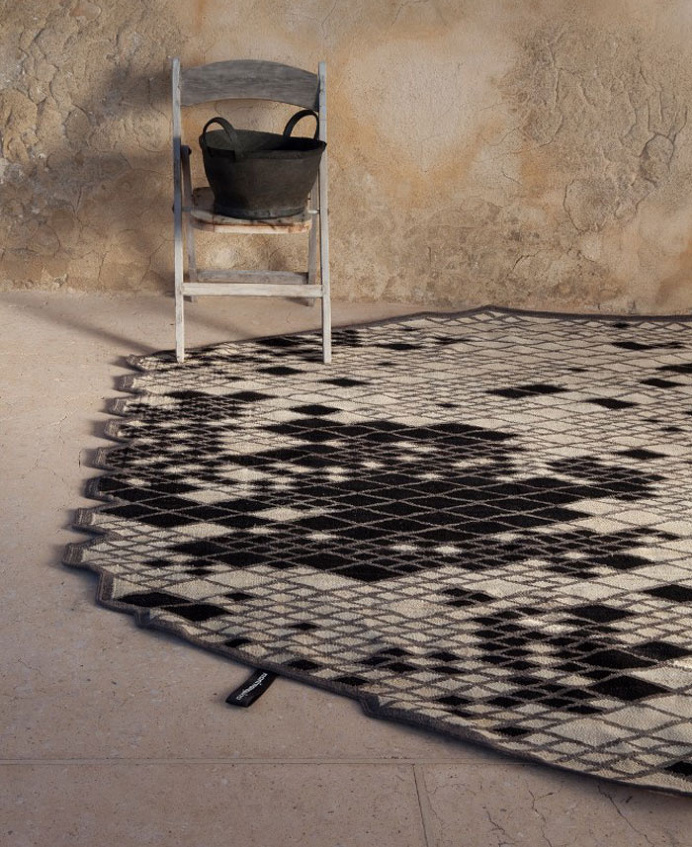 Wool Rug With Geometric Shapes