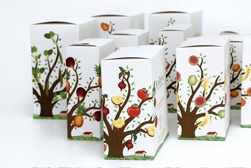 Packagings of the World - Packaging Design Archive in a Package picture on VisualizeUs #illustration