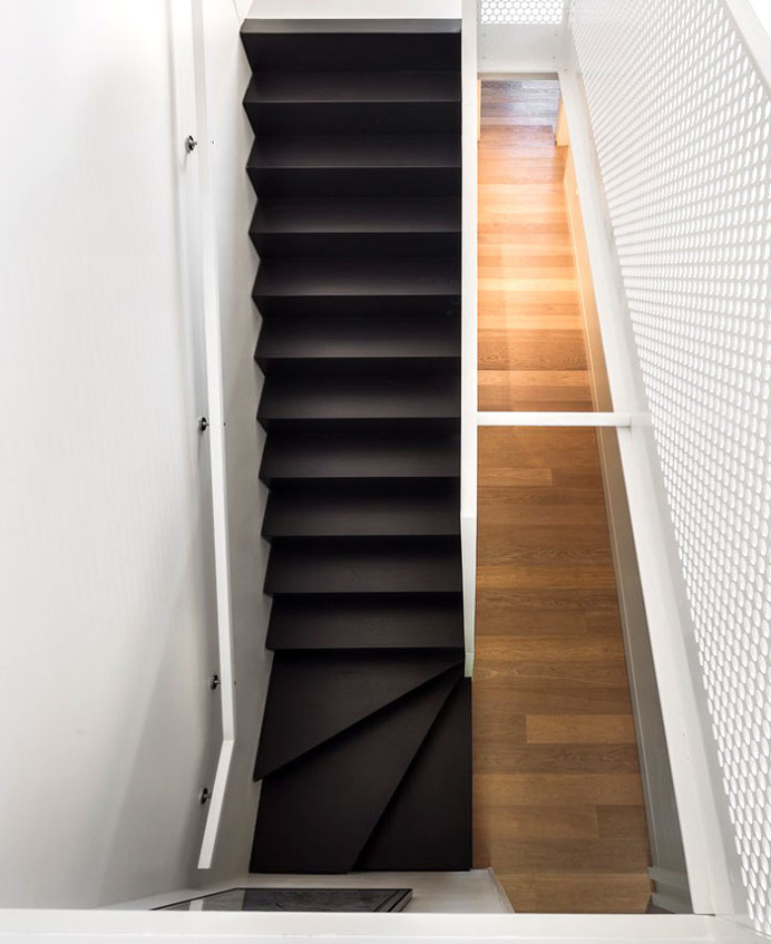 Junction Shadow House by POST Architecture - InteriorZine