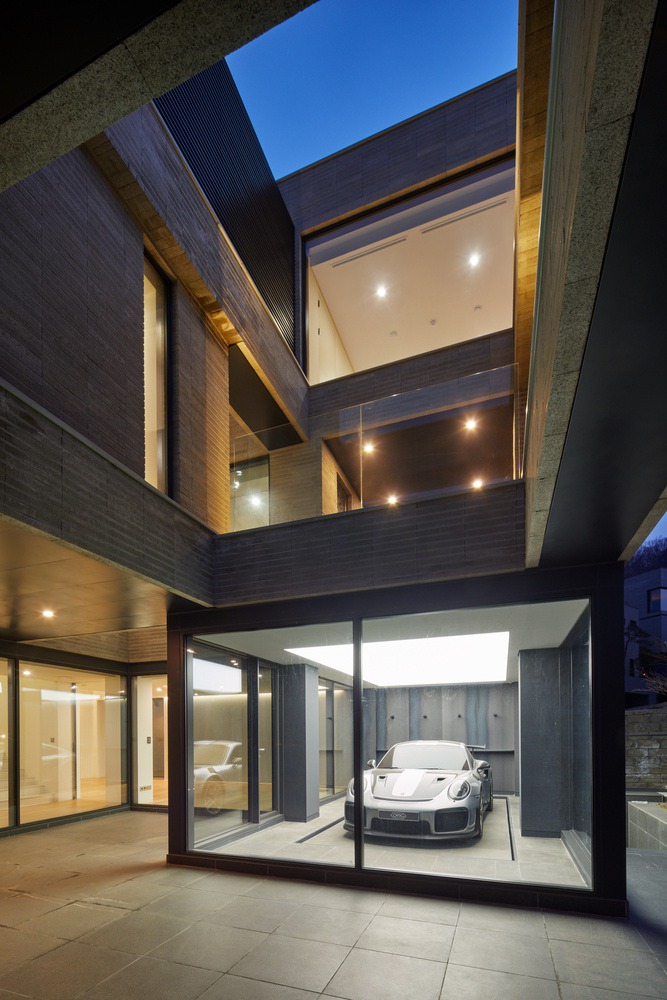 Turning Cube / Architectural Designer Cluster