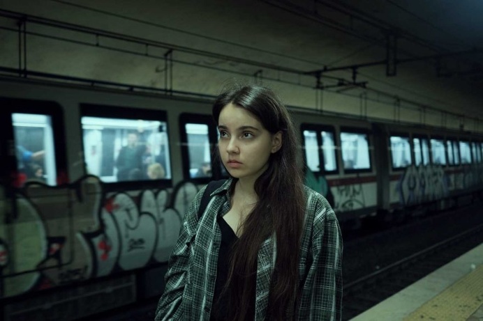 Conceptual and Cinematic Portrait Photography by Simona Zanna