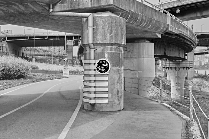 Legs of the City, the City of Legs. 2015. Seoul, Korea. ©kyū saŋ lee