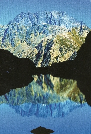 Scissors #mountian #nature #photograph #reflection
