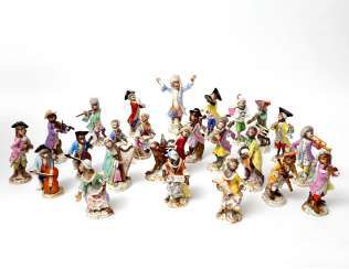 MEISSEN monkey chapel, complete, 19. Jh and 20. Century., mainly 1. Choice. #Sets #Teasets #Porcelainsets #Antiqueplates #Plates #Wallplates #Figures #Porcelainfigurines #porcelain