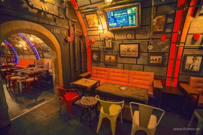 Submarine Pub