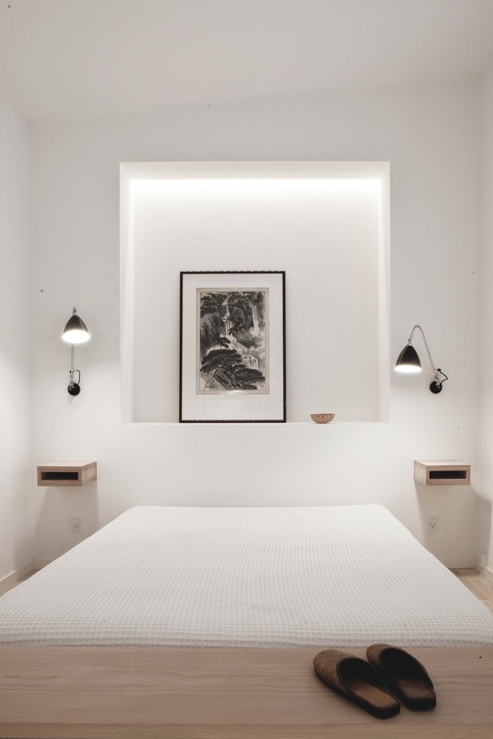 Bedroom with Japanese inspired 'Tokonoma'. Copenhagen Penthouse I by Norm.Architects. #bedroom #tokonoma #normarchitects #minimalism