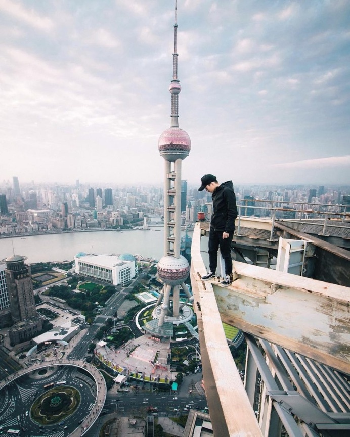 Breathtaking Rooftop Shots From Skyscrapers Of Shanghai by Anselm Wiethoff