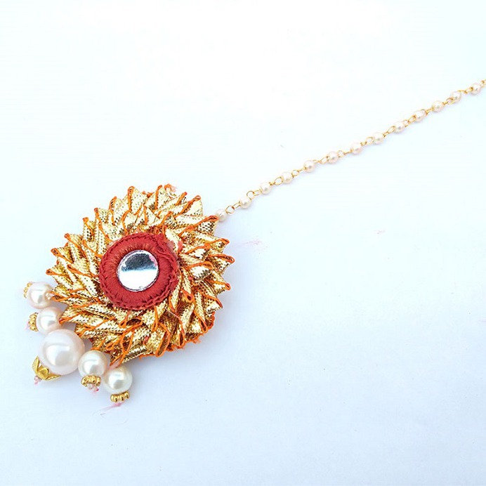 26 Handpicked Gota and Floral Maang Tikka Designs