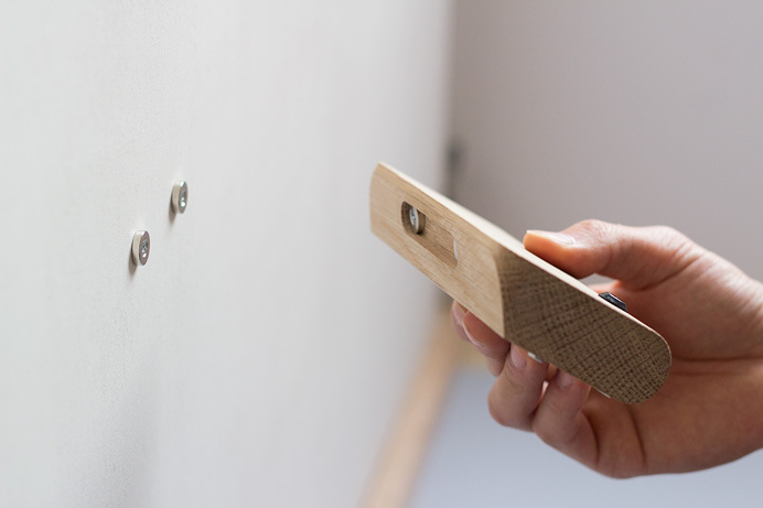 Ellum is a minimalist design created by Los Angeles-based designer Feltmark.