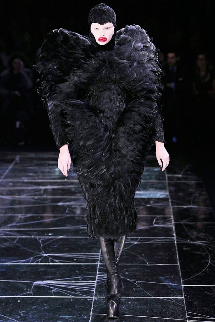 Alexander McQueen: Fall 2009 | Sgustok Design