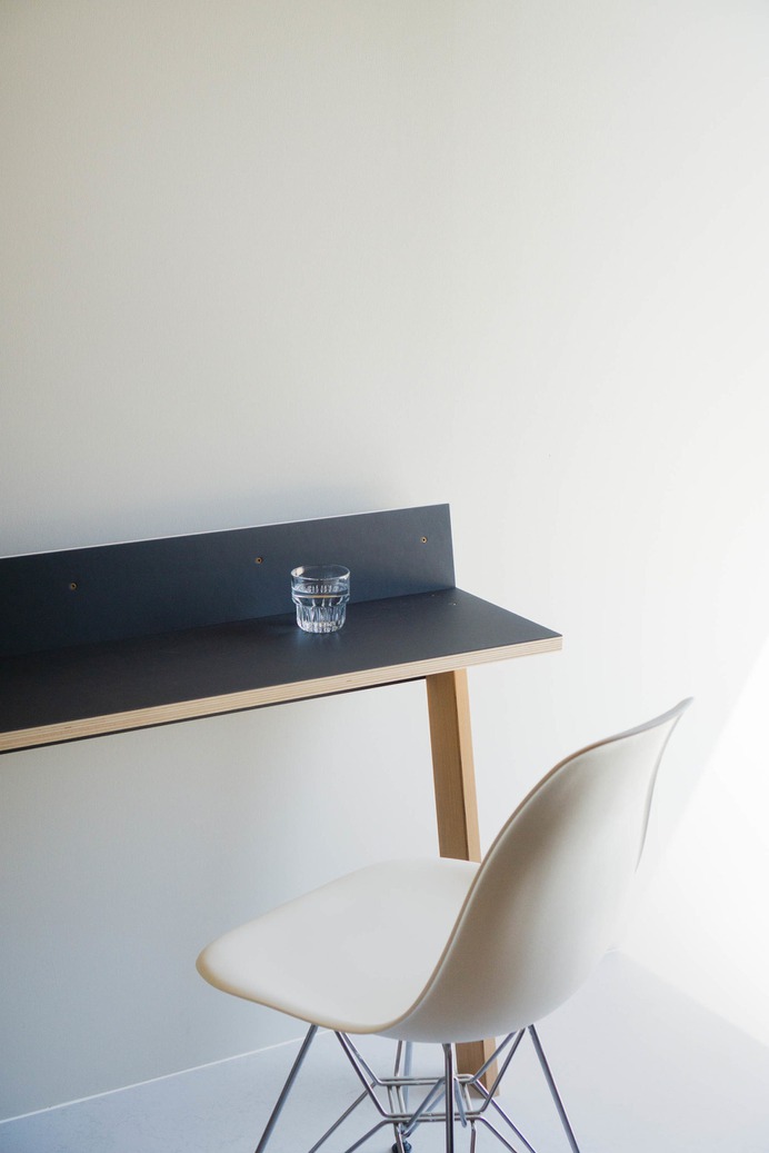 Rin Desk by Daniel Schofield
