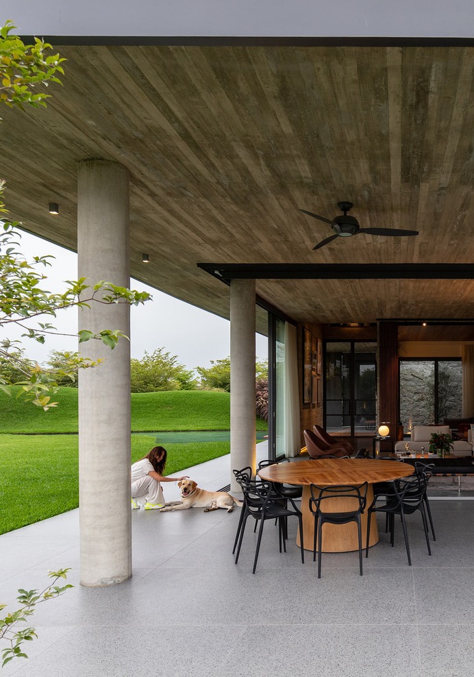 open dining area, Jannina Cabal & Arquitectos