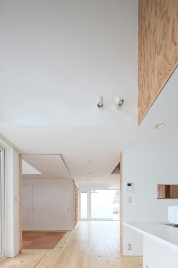 Five Voids House by Yamauchi Architects & Associates #modern #design #minimalism #minimal #leibal #minimalist