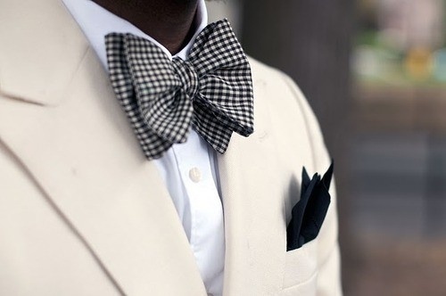 Well-Groomed: Style Snapshot: Graphic Gingham #pocket #bowtie #square #boys #fashion #bow #tie
