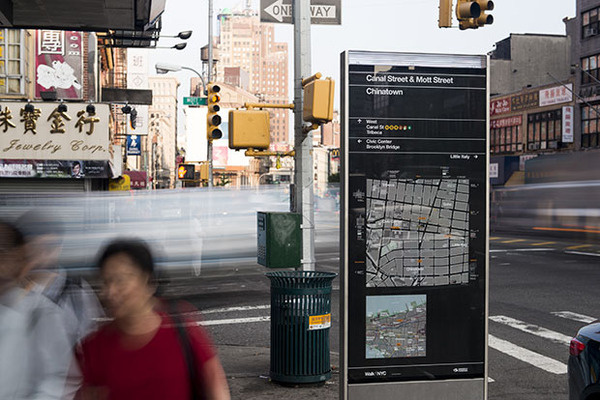 A new system of wayfinding signs helps pedestrians navigate New York City streets. #pentagram #wayfinding