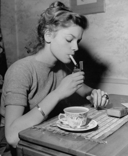 . - I just adore Lauren Bacall. She is the kind of... #photography #bw #girl