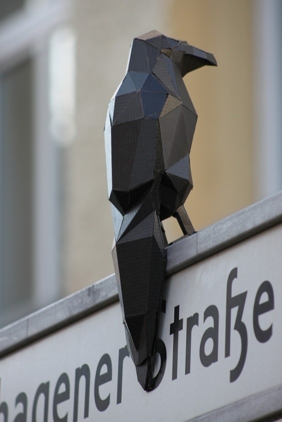 tumblr_m7diy1xIpX1qb38ylo1_1280.jpg (565×847) #polygon #germany #shard #street #art #crow