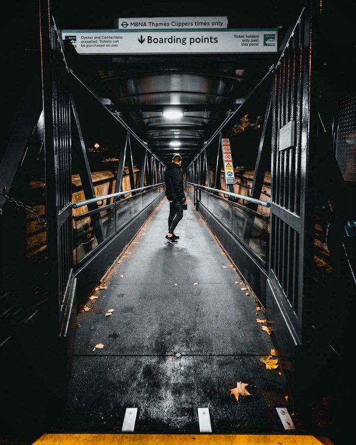 #streets_vision: Vibrant Urban Photography by Alex Cockwill