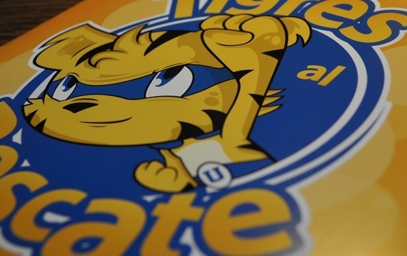 Tigres al Rescate 2011 on Behance - Work for UANL #dae #2011 #branding #refresh #university #universidad #nuevo #leon #uanl #program #tigres #brand #illustration #rescate #monterrey #logo #tiger #character #mailing #donate