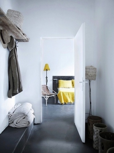 April and May: industrial home #yellow #bedroom