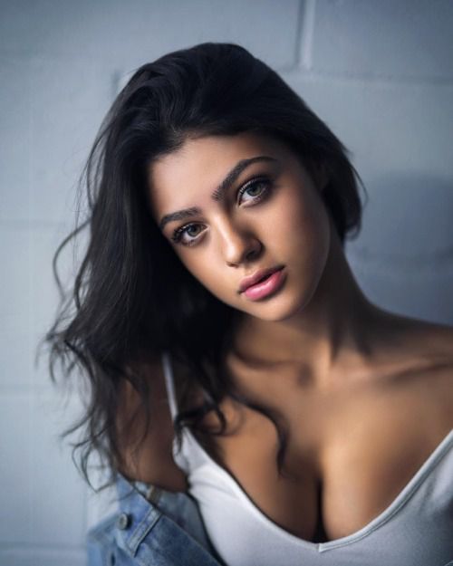 Portraitist — Beauty and Lifestyle Female Portrait Photography...