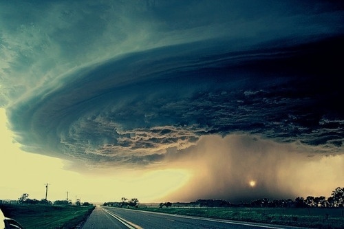 tumblr_llrw5xC9L11qztkkto1_500.jpg (500×333) #sun #tromb #storm