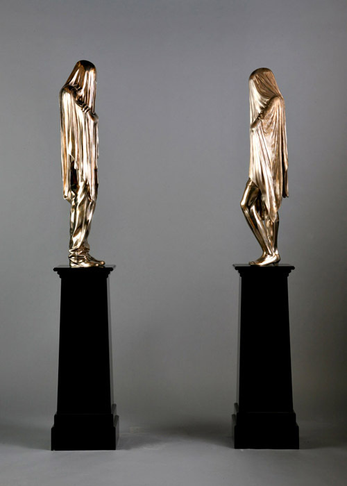 Beggar's Bash #object #statue #gold