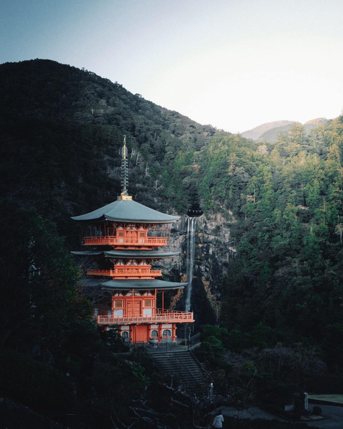 Cinematic Street Photography in Japan by Mizuki Tanaka