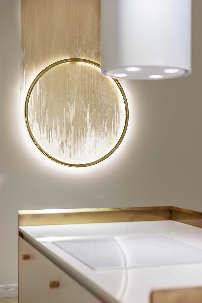 Contemporary Art Style Interior - Mindsparkle Mag Home Design is the author of this beautiful project, a Contemporary Art Style Interior where minimal design and clean touches result in a modern and stylish home, where every detail is well thought and where great taste excels. #interior #identity #branding #design #color #photography #graphic #design #gallery #blog #project #mindsparkle #mag #beautiful #portfolio #designer