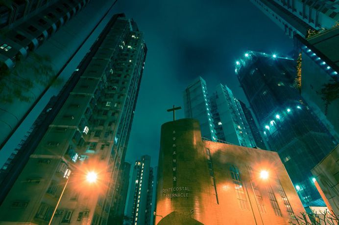 Hong Kong - The Tiny House Project: Urban Photography by Nikolaus Gruenwald