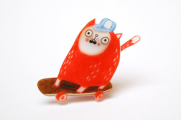 KATZI on skateboard shrink plastic brooch, cat #cat #jewellery #illustration #jewelry #brooch #skateboard