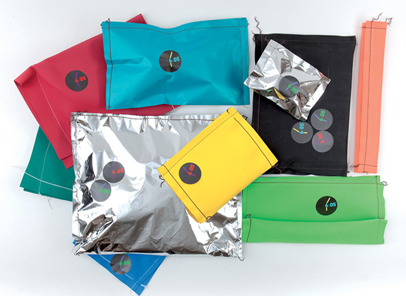 25 Cool T-shirt Packaging Design Examples xe2x80x93 Part 2 #packaging #design #graphic #shirts