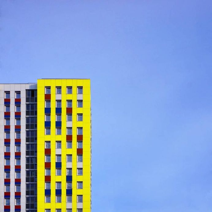 #minimal_perfection: Minimalist and Colorful Street Photography by Ilya Voroshilov