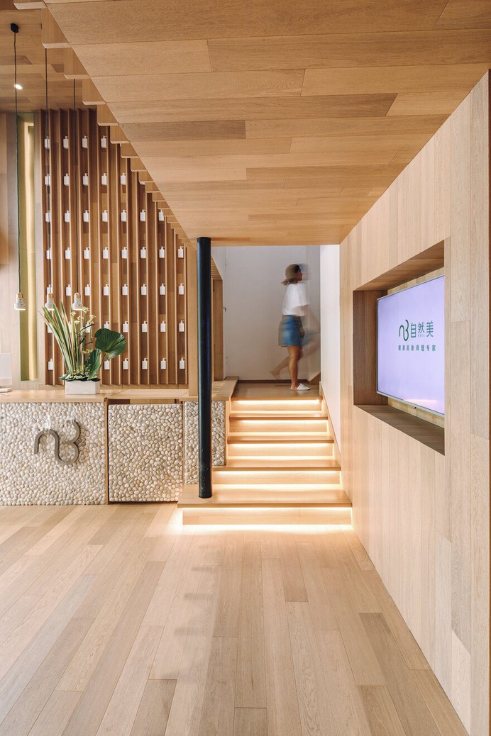 Natural Beauty Salon / Studio DOTCOF
