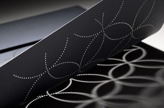 Graphic-ExchanGE - a selection of graphic projects #die #cut #book #cover #dots #paper #folder