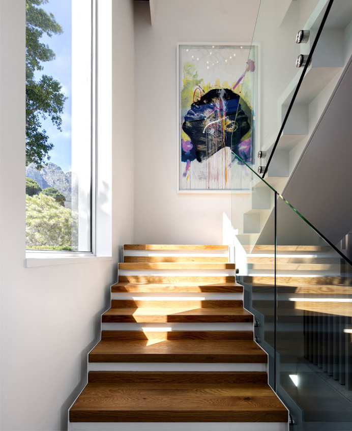 ARRCC Create a Modern and Sophisticated Cape Town Villa - InteriorZine #decor #interior #home #stairs