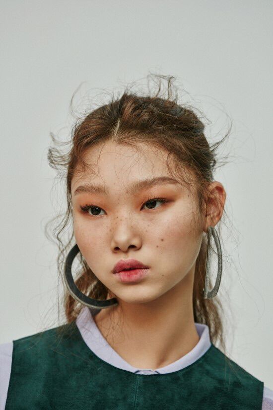 Bae Yoon Young by Shin Seon Hye for Singles Korea Jan 2016