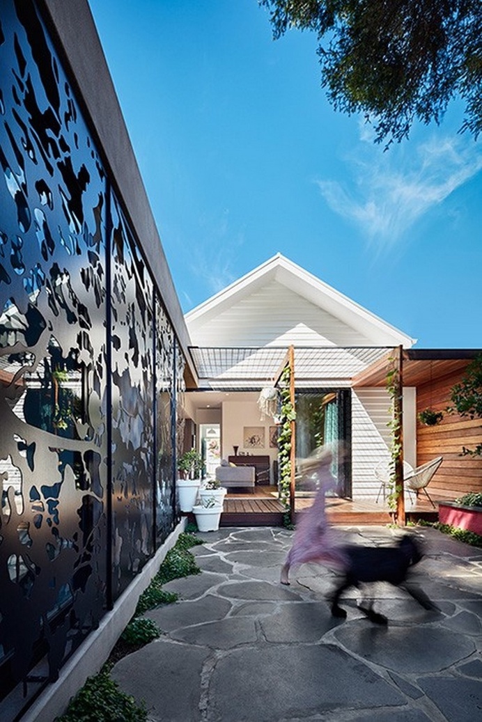 A Renovation to a Late-19th Century Workers Cottage / Bryant Alsop