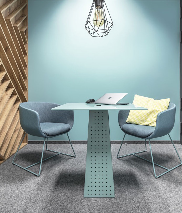 Office Space in Poznan by ZONA Architekci - InteriorZine