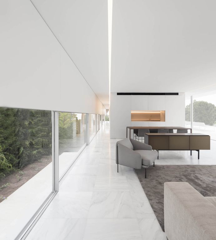 Hofmann House by Fran Silvestre Arquitectos