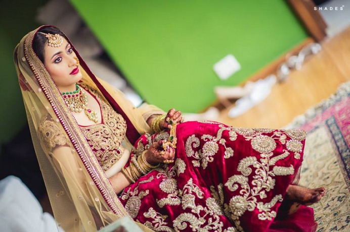 Nikkah bride | Bridal photography poses, Pakistani wedding outfits, Pakistani  bridal dresses
