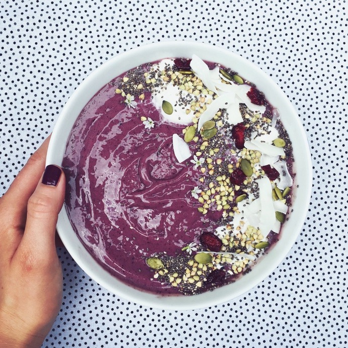 Recipe:Smoothie bowl: • 2 handfuls frozen banana chunks • 1 packet of frozen acai • handful frozen blueberries • splash plant milk or juice Toppings: • coconut yoghurt • shredded coconut • pepitas • bukinis • chia seeds • dried cranberries Blend up...