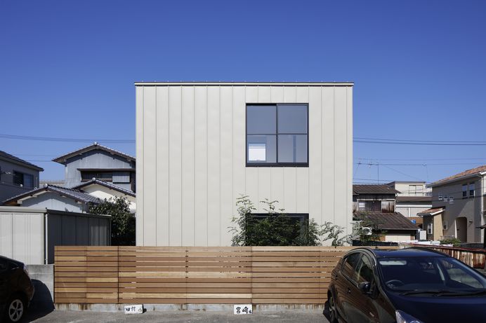 Hi-Lo House by CAPD